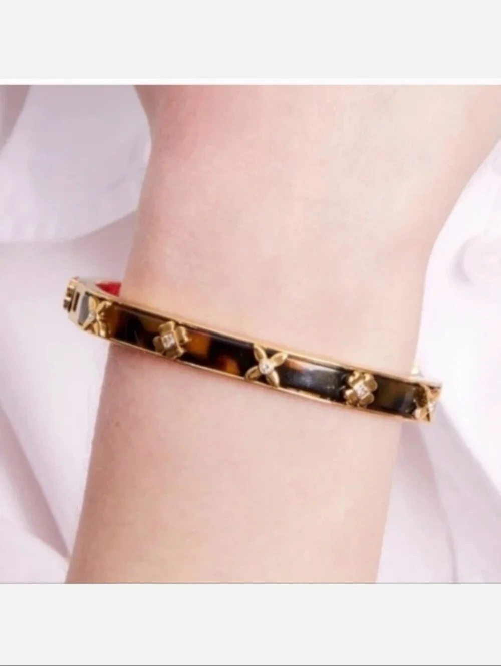 Kate Spade New York Breeze Along Hinged Bangle Bracelet - Picture 3 of 10